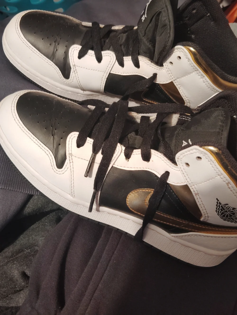Boys Black and White High-Top Sneakers with Gold Accent Size 6.5